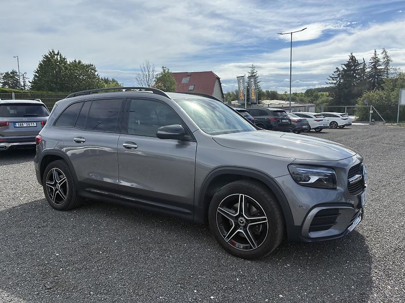 Mercedes-Benz GLB (2024) 200d 4MATIC - fotka 2 z 14