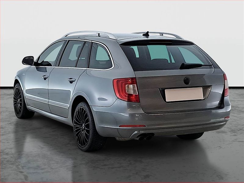 Škoda Superb (2012) Laurin&Klement 2.0 TDI - fotka 4 z 18