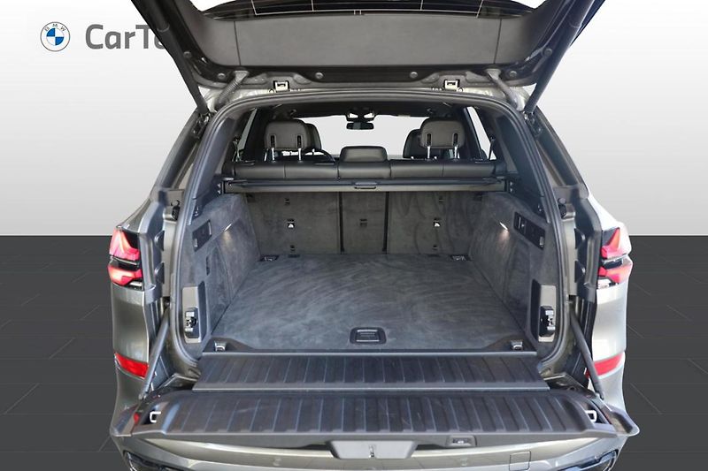 BMW X5 xDrive40i - fotka 8 z 32