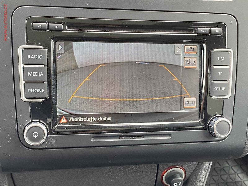 Volkswagen Touran (2015) 2.0 TDi, 1.maj,ČR, LED - fotka 16 z 17