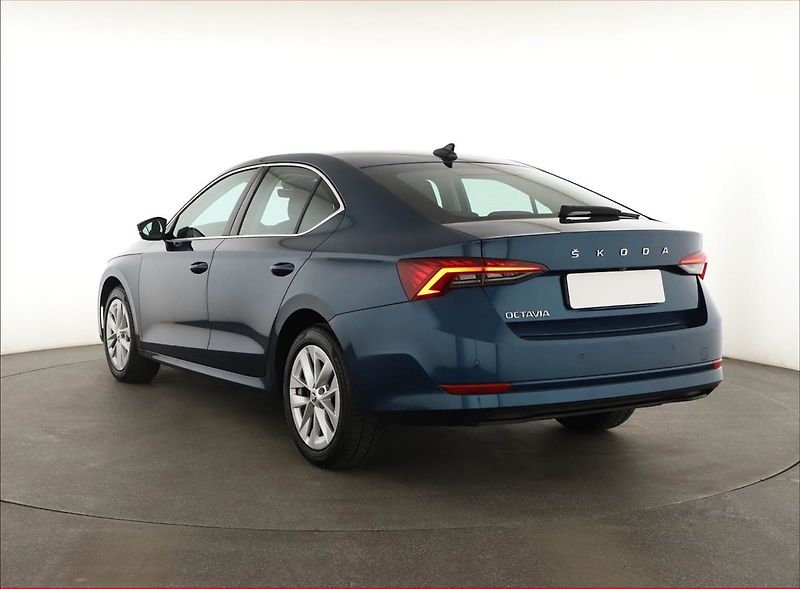 Škoda Octavia (2022) 2.0 TDI, Tempomat - fotka 3 z 19