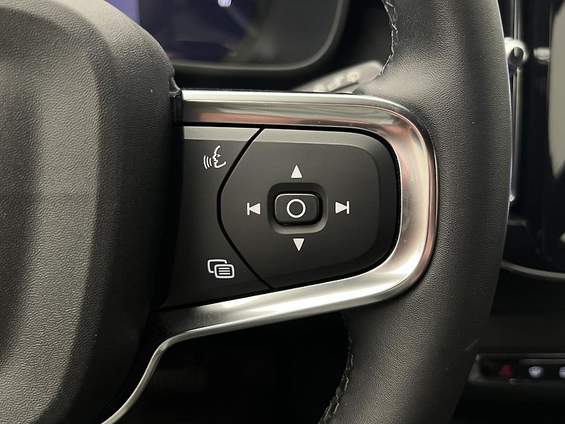 Volvo XC40 RECHARGE CORE AUT - fotka 24 z 46