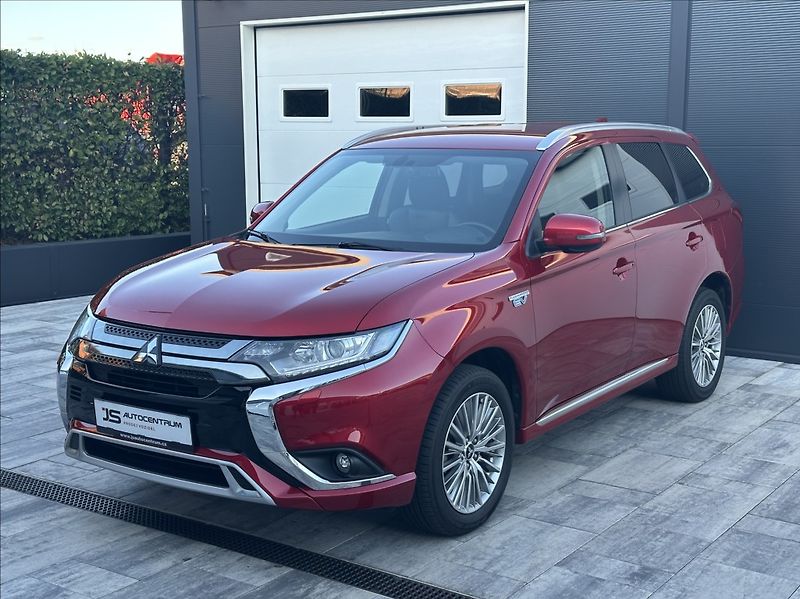 Mitsubishi Outlander 2,4 PHEV 224PS  Diamant 4x4 A/ - fotka 2 z 58