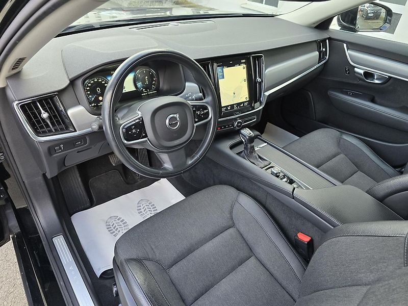 Volvo V90 D4 2,0 140kW 4x4 DPH MOMENTUM - fotka 11 z 45