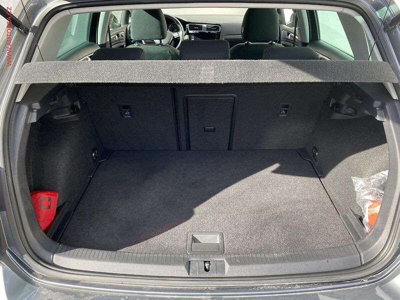 Volkswagen Golf (2019) 1.5 TSi, Join, navi - fotka 7 z 18