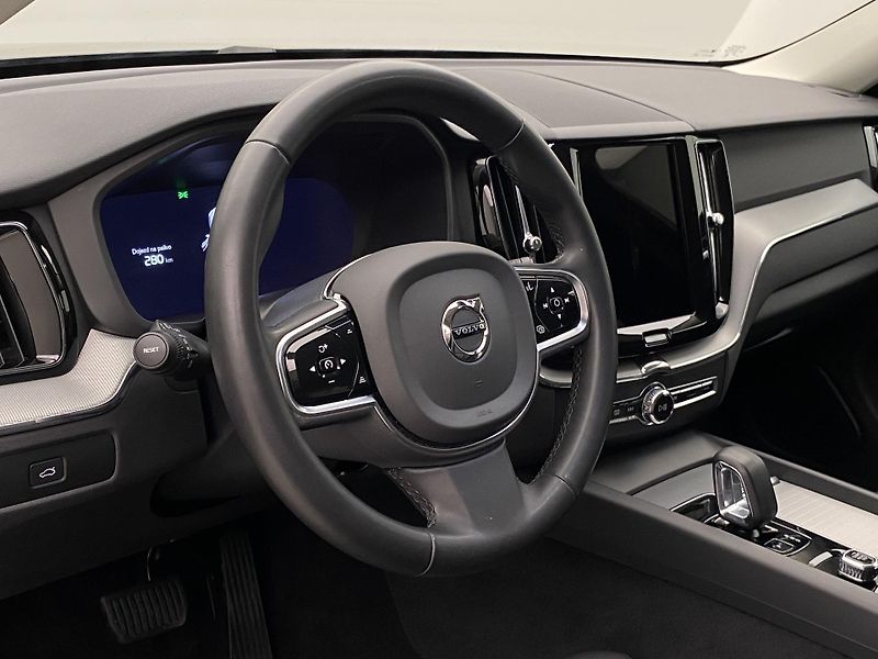 Volvo XC60 B4 AWD BRIGHT PLUS AUT  - fotka 19 z 48