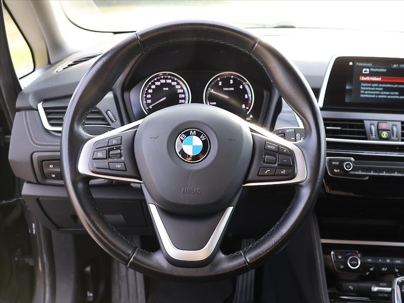 BMW Řada 2 1,5 216d Automat CZ Kůže LED - fotka 17 z 36