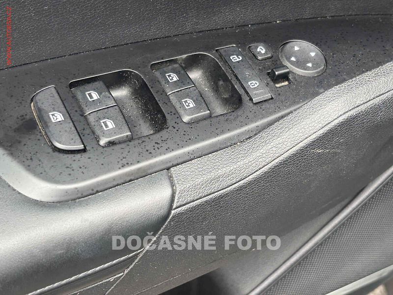 Kia Sportage (2023) 1.6 T-GDi 4X4, 2.maj,ČR - fotka 11 z 16