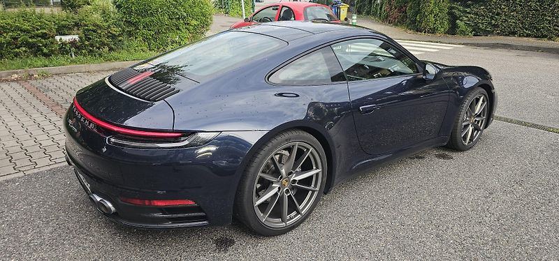 Porsche 911 (2020) Carrera - fotka 6 z 15