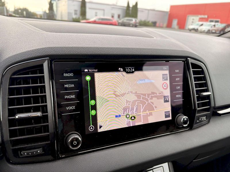 Škoda Karoq (2024) TSI 110 kW Sportline DSG - taž - fotka 15 z 33