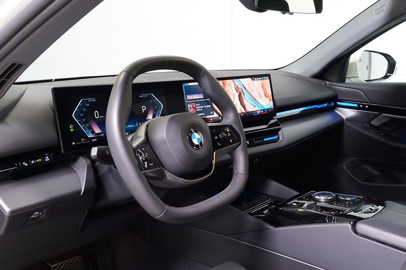 BMW Řada 5 520i,ČR,DPH,1.MAJ - fotka 14 z 31