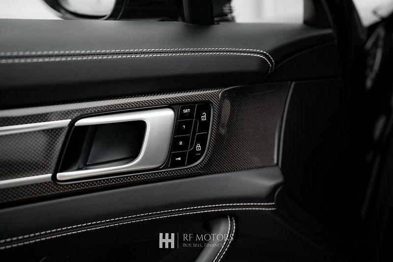 Porsche Panamera (2020) Turbo S E-Hybrid - fotka 55 z 55