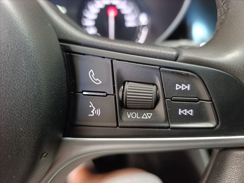 Alfa Romeo Giulia 2,2 JTD Automat Navi ,Tempomat - fotka 28 z 33