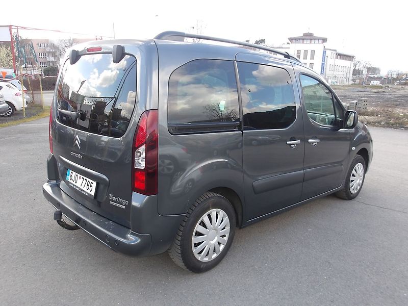 Citroën Berlingo 1,6HDi MULTISPACE 1.MAJITEL !! - fotka 14 z 32