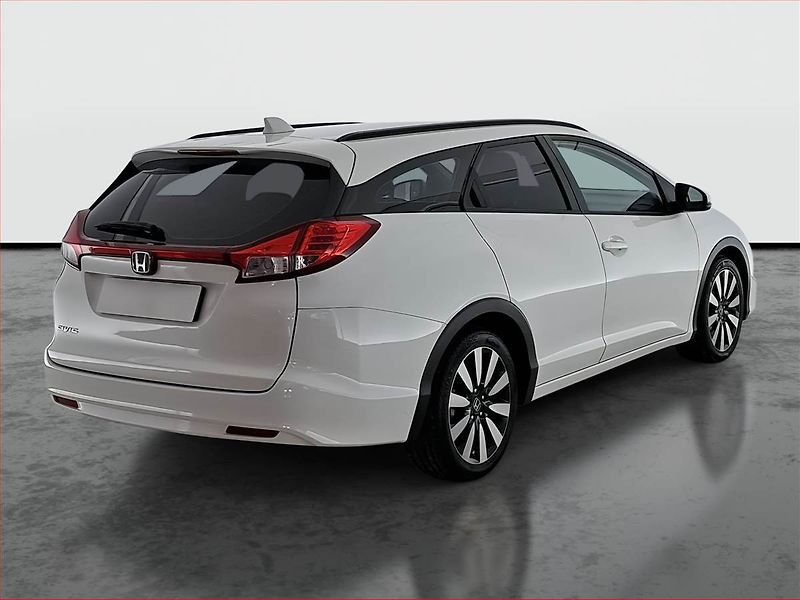 Honda Civic (2015) 1.6 i-DTEC, Tempomat - fotka 5 z 17