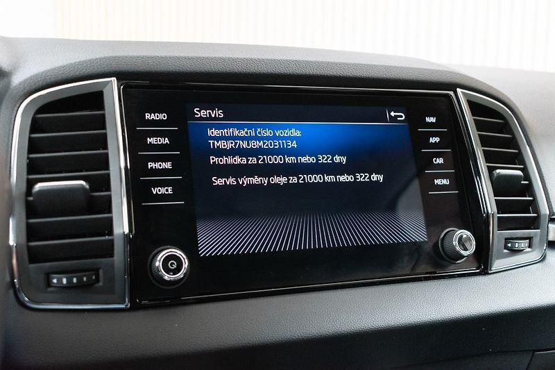 Škoda Karoq 1.5 TSI STYLE*TAŽNÉ*DPH*ČR 1.M - fotka 33 z 44