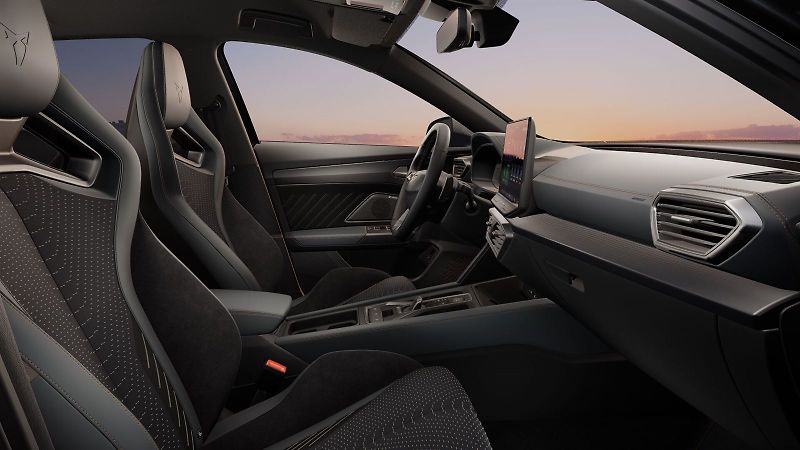 Cupra Formentor (2026) VZ5 2.5 TSI 390k DSG 4WD - fotka 7 z 8