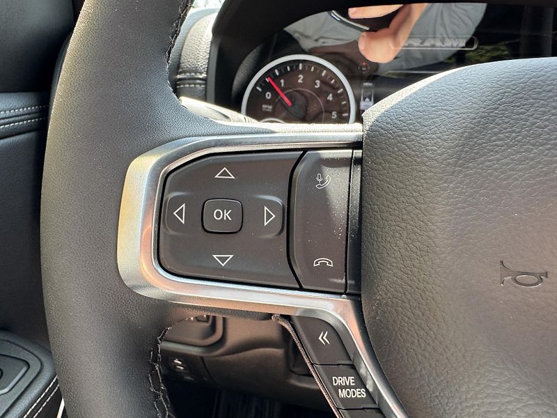 RAM 1500 5,7 HEMI Laramie Rambox - fotka 34 z 60