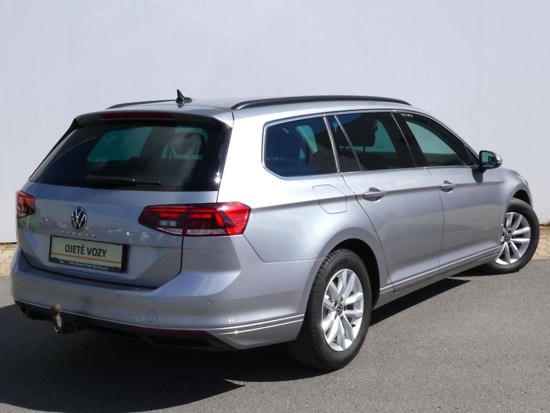 Volkswagen Passat Variant Business 2.0 TDI DSG - fotka 2 z 30