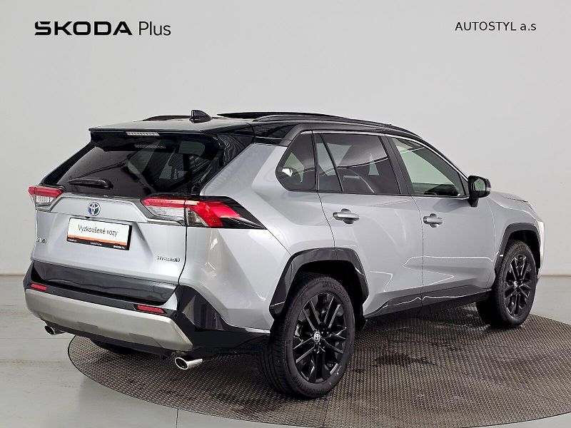 Toyota RAV4 (2025) 2.5HEV 222k 4x4  SELECTION SKY - fotka 2 z 24