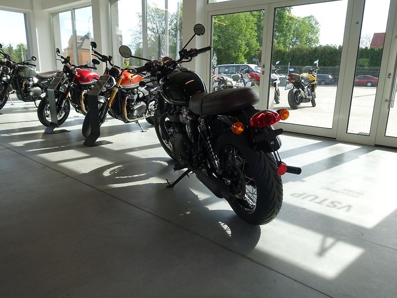 Triumph Bonneville T 120 (2026) - fotka 4 z 7