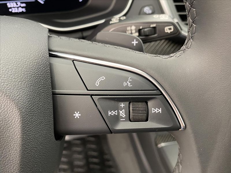 Audi Q5 2,0 S-LINE 40TFSI 150kW - fotka 16 z 26