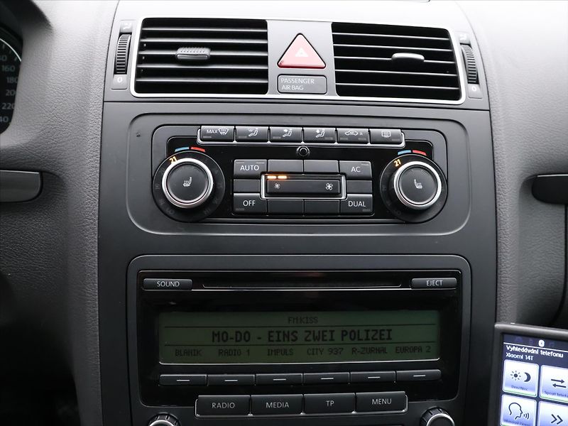 Volkswagen Touran 1,6 TDI 77kW DSG Comfortline C - fotka 22 z 32