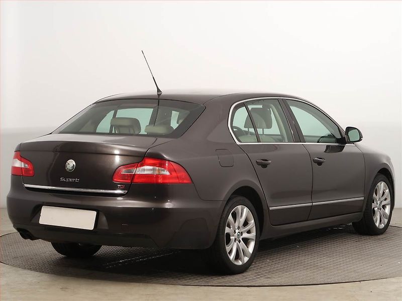 Škoda Superb (2009) 2.0 TDI, Xenony, Tempomat - fotka 5 z 13