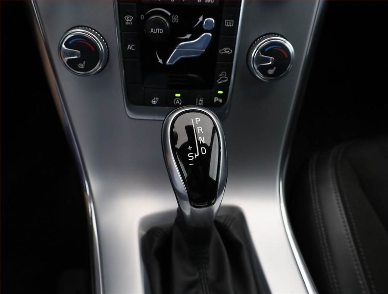 Volvo XC60 (2014) D4, 4X4, Automat, Kůže, Navi - fotka 11 z 16