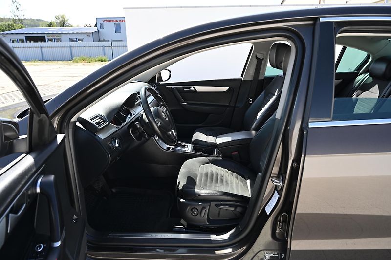 Volkswagen Passat 2.0TSI 155KW DSG Highline 7/14 - fotka 24 z 44