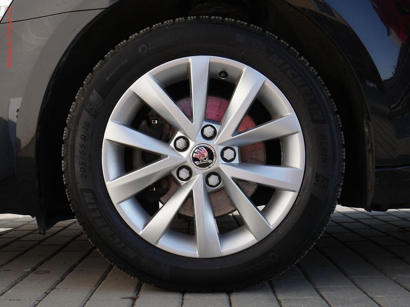 Škoda Octavia (2017) 1.4 G-TEC, ČR, LED, navi, AC - fotka 17 z 17