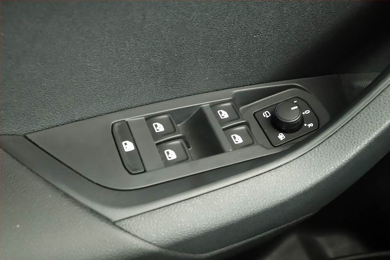 Škoda Karoq (2025) 1.5 TSI - fotka 18 z 19