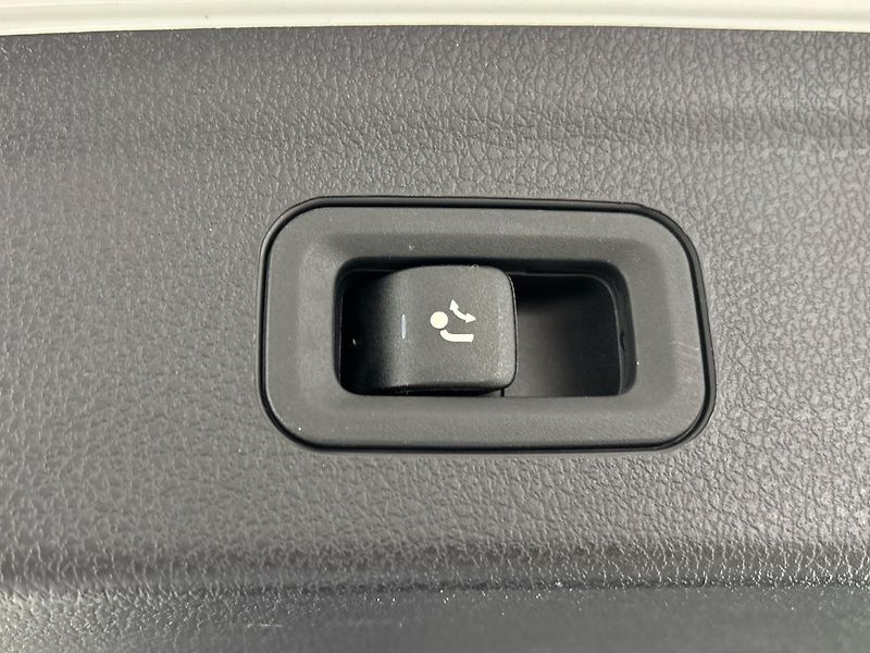 Mercedes-Benz GLE 400d 4MATIC - fotka 30 z 31