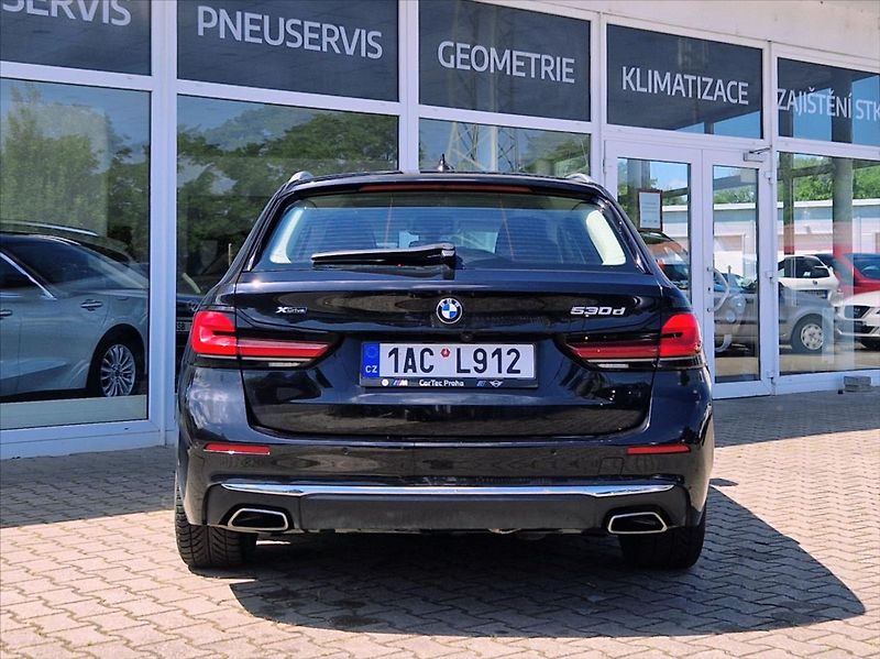 BMW Řada 5 3,0 530d TOURING KOMPLETVÝBAVA - fotka 4 z 39
