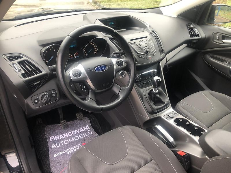 Ford Kuga (2015) 1,5 110kW 1.majitel pěkný stav - fotka 23 z 63