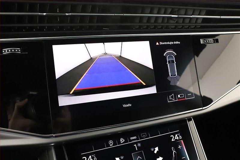 Audi Q8 (2023) 55 TFSI - fotka 10 z 20