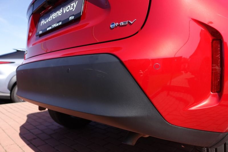 Toyota Yaris Cross 1,5 HEV Style - fotka 30 z 33