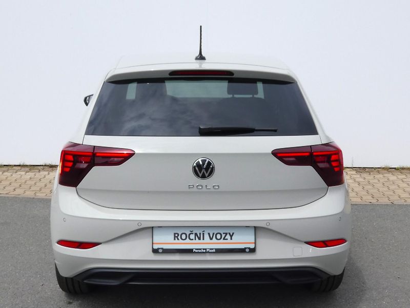 Volkswagen Polo People 1,0 TSI 85 kW 7DSG - fotka 11 z 30