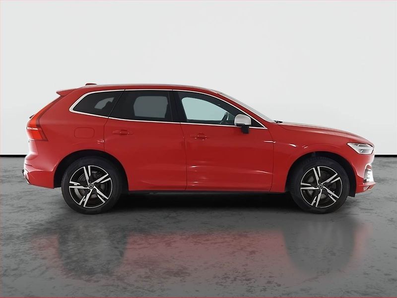 Volvo XC60 (2018) R-Design T5 AWD - fotka 6 z 30