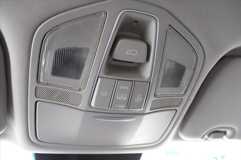 Hyundai Santa Fe 2.2 CRDI 147kW 4WD EXECUTIVE - fotka 23 z 27
