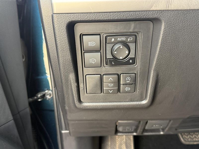 Toyota Land Cruiser 2.8 D-4D AT AWD 150kW Executiv - fotka 15 z 25