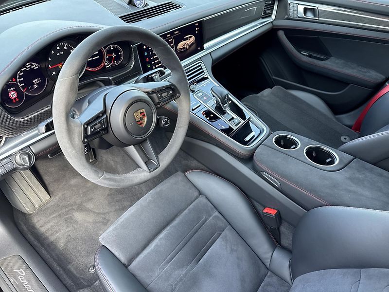 Porsche Panamera GTS - fotka 16 z 30