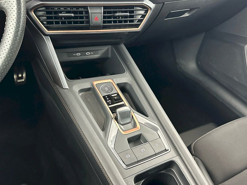 Cupra Leon (2024) ST 1.5 TSI 110kW DSG - fotka 23 z 31