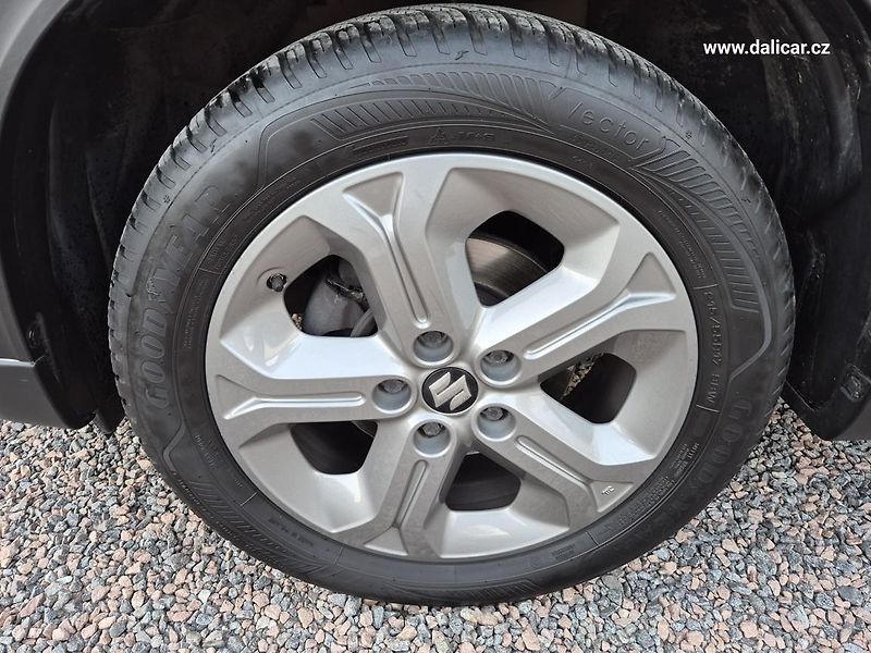 Suzuki Vitara (2016) 1.6VVT 88KW Automat COMFORT - fotka 51 z 52