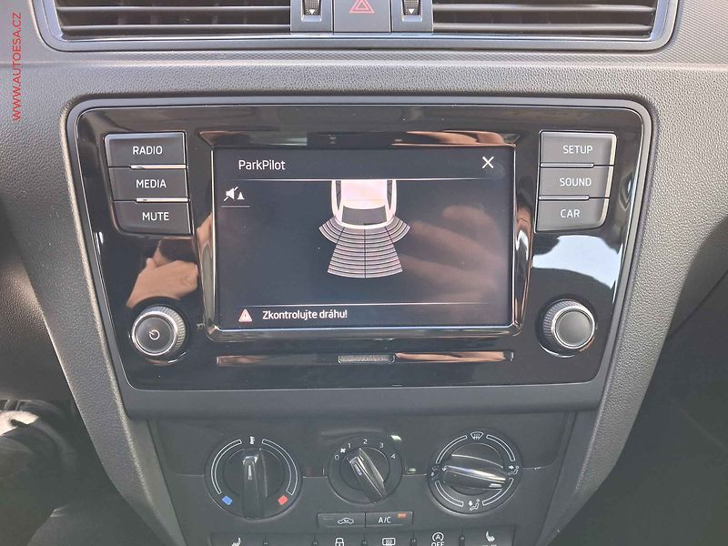 Škoda Rapid (2018) 1.0 TSi, AC, výhřev sed - fotka 17 z 17