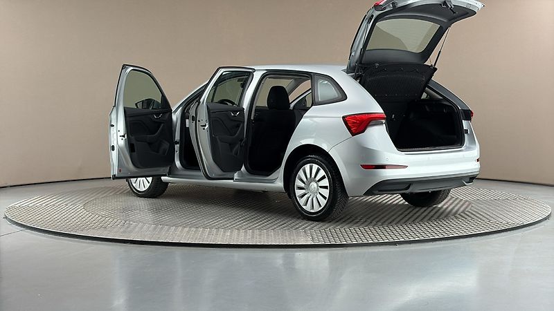 Škoda Scala 1.0 TSI Ambition - fotka 7 z 23