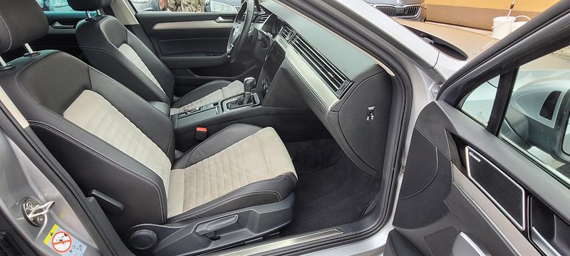 Volkswagen Passat (2017) Variant 2,0TDi 176kW DSG 4×4 - fotka 15 z 60