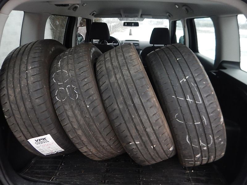 Škoda Yeti 1.2 Tsi 77 kw AUTOMAT - fotka 12 z 16