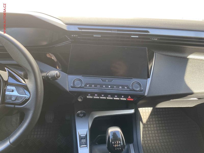 Peugeot 308 (2022) 1.2 i, 1.maj,ČR, Active - fotka 12 z 17