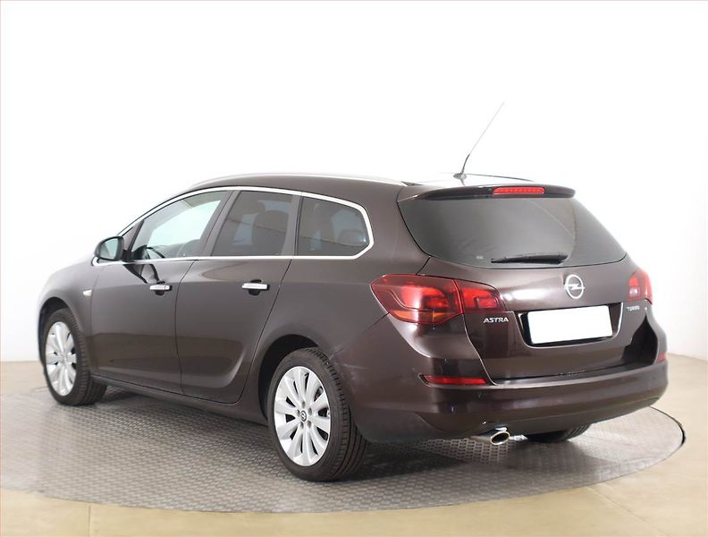 Opel Astra (2013) 1.4 T, Tempomat - fotka 4 z 15